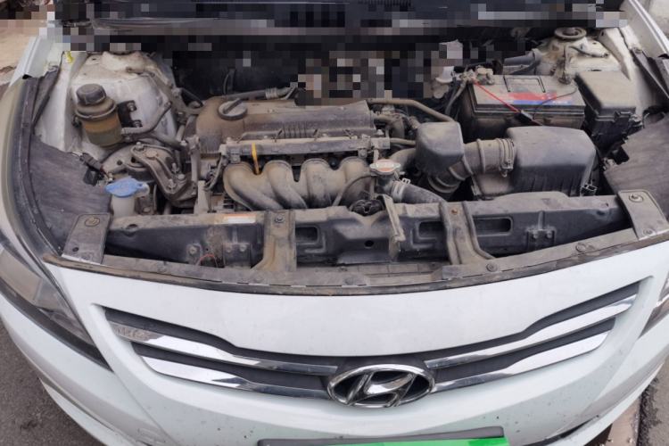 Used Hyundai Verna (older generation) 2014 1.4L Manual Smart GLS Trim Engine Bay