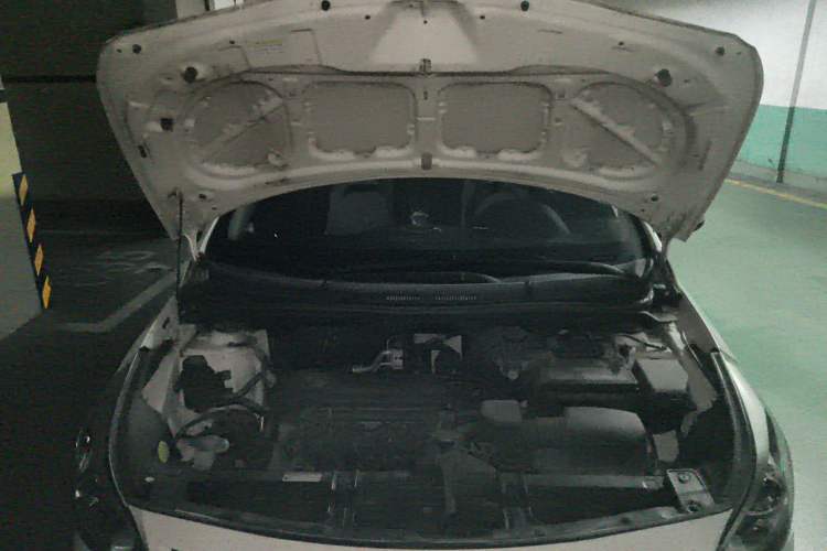 Used Hyundai Verna (older generation) 2014 1.4L Automatic Leading-Edge GLX Engine Bay