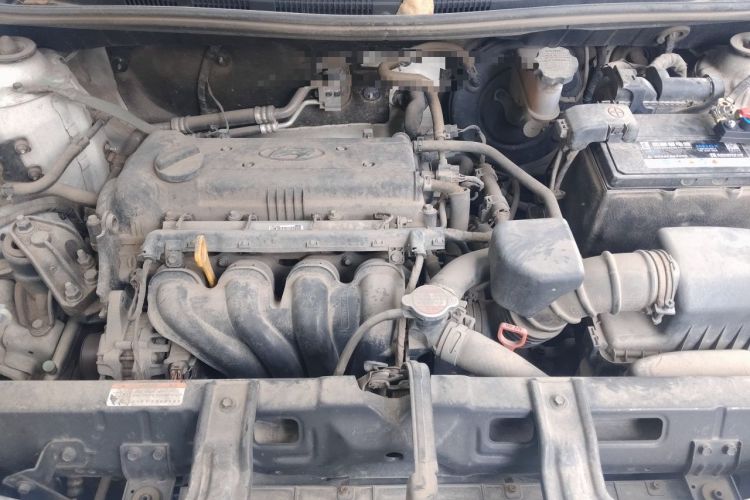 Used Hyundai Verna (older generation) 2014 1.4L Automatic Smart GLS Engine Bay
