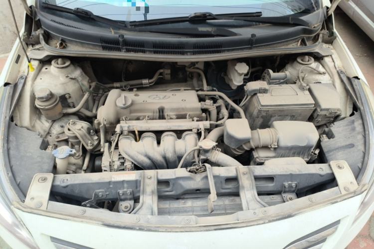 Used Hyundai Verna (older generation) 2014 1.4L Manual Smart GLS Trim Engine Bay