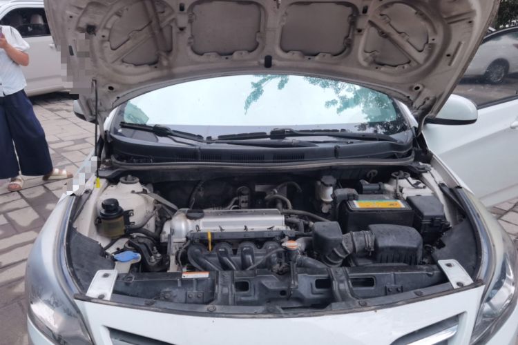 Used Hyundai Verna (older generation) 2014 1.4L Manual Smart GLS Trim Engine Bay