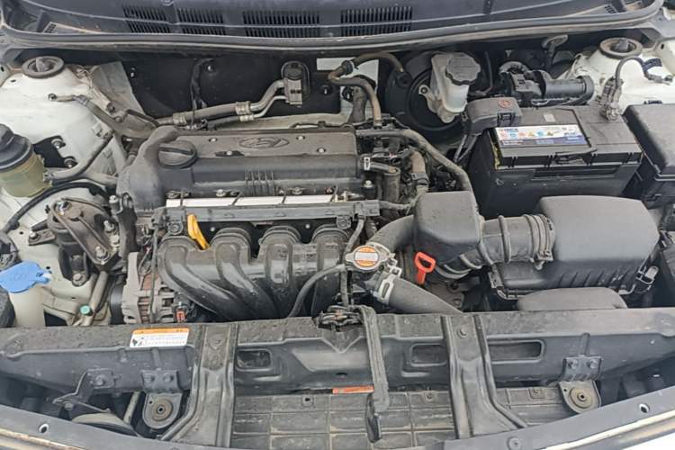 Used Hyundai Verna (older generation) 2014 1.4L Automatic Smart GLS Engine Bay