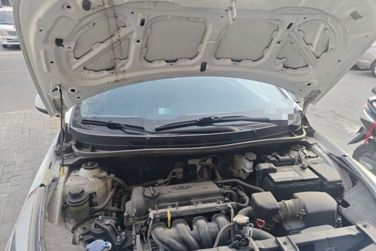 Used Hyundai Verna (older generation) 2014 1.4L Automatic Smart GLS Engine Bay