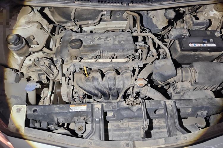 Used Hyundai Verna (older generation) 2014 1.4L Manual Smart GLS Trim Engine Bay