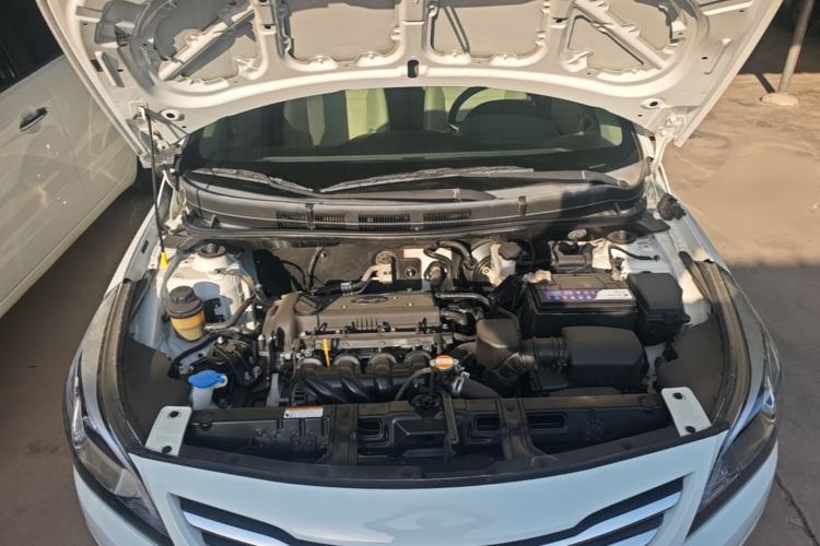 Used Hyundai Verna (older generation) 2014 1.4L Manual Smart GLS Trim Engine Bay