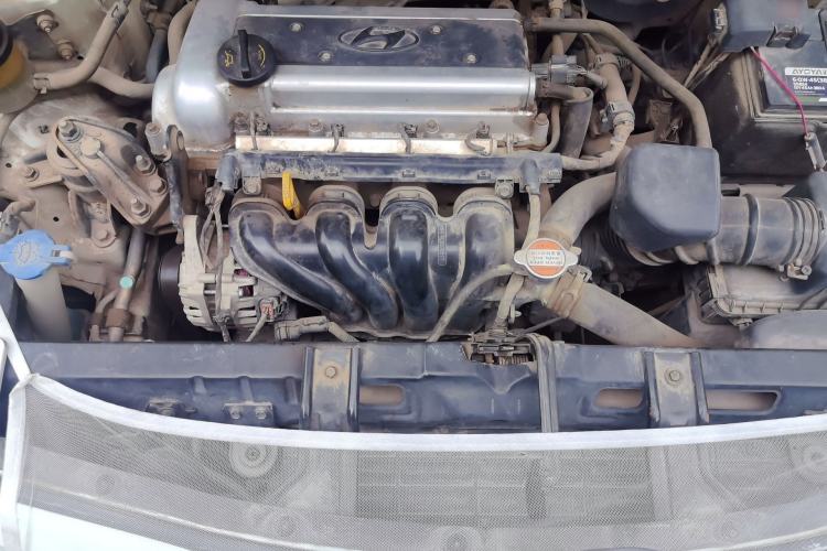 Used Hyundai Verna (older generation) 2014 1.4L Manual Smart GLS Trim Engine Bay