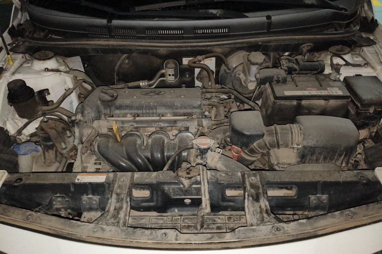 Used Hyundai Verna (older generation) 2014 1.4L Automatic Smart GLS Engine Bay