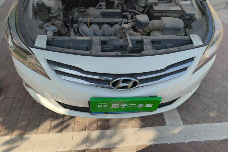 Used Hyundai Verna (older generation) 2014 1.4L Automatic Smart GLS Engine Bay