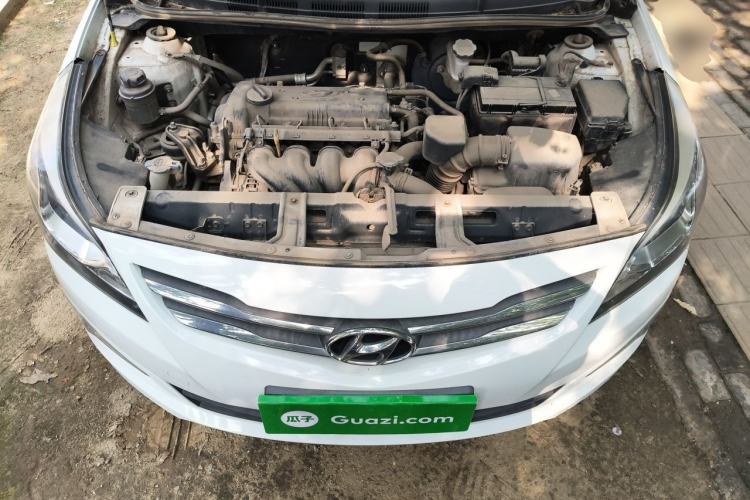 Used Hyundai Verna (older generation) 2014 1.4L Manual Smart GLS Trim Engine Bay