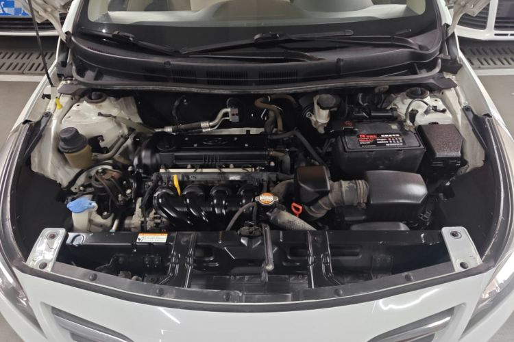 Used Hyundai Verna (older generation) 2014 1.4L Automatic Smart GLS Engine Bay