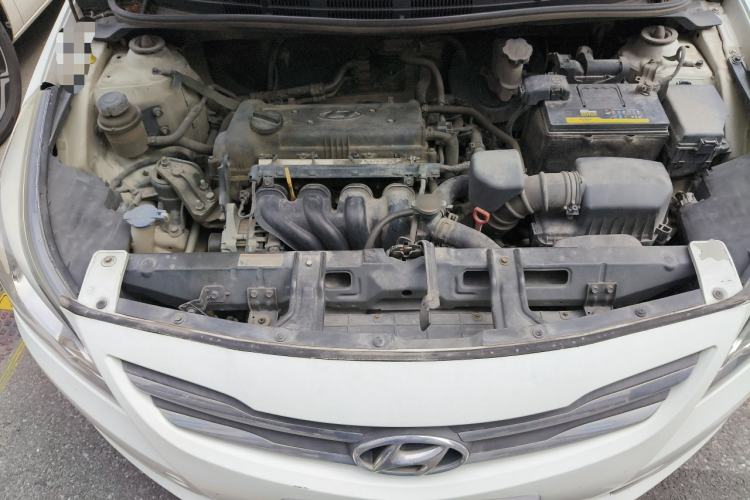 Used Hyundai Verna (older generation) 2014 1.4L Automatic Smart GLS Engine Bay