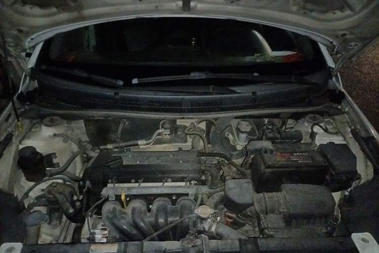 Used Hyundai Verna (older generation) 2014 1.4L Automatic Fashion GS Model Engine Bay