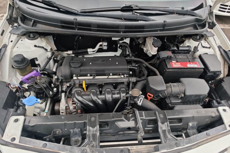 Used Hyundai Verna (older generation) 2014 1.4L Automatic Leading-Edge GLX Engine Bay