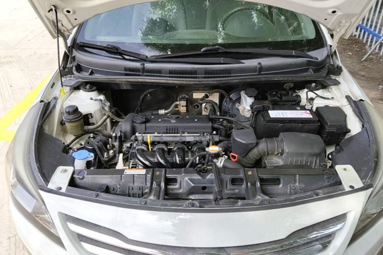 Used Hyundai Verna (older generation) 2014 1.4L Automatic Smart GLS Engine Bay