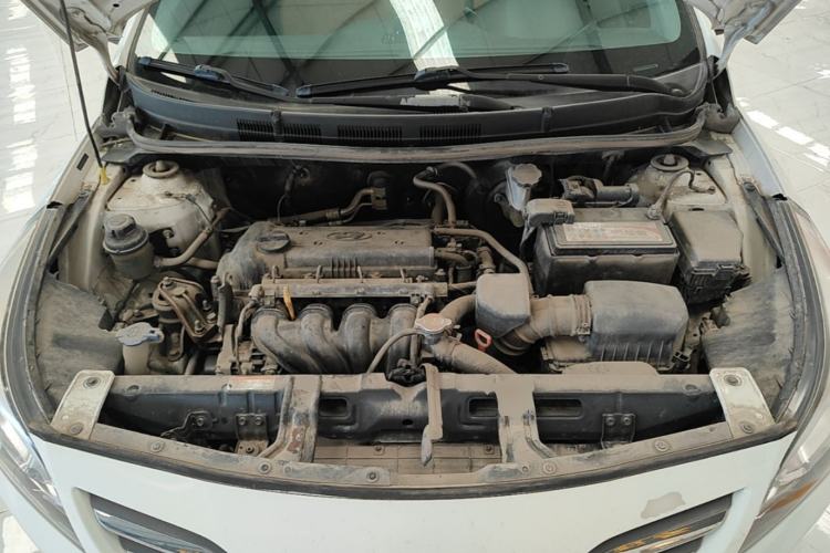 Used Hyundai Verna (older generation) 2014 1.4L Automatic Smart GLS Engine Bay