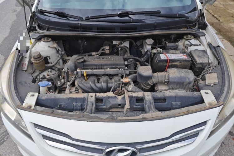 Used Hyundai Verna (older generation) 2014 1.4L Manual Smart GLS Trim Engine Bay