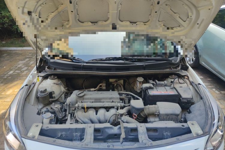 Used Hyundai Verna (older generation) 2014 1.4L Automatic Smart GLS Engine Bay