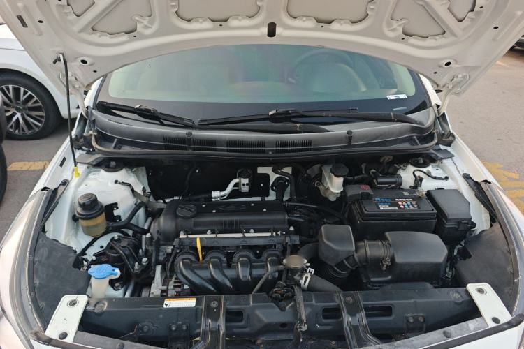 Used Hyundai Verna (older generation) 2014 1.4L Manual Smart GLS Trim Engine Bay