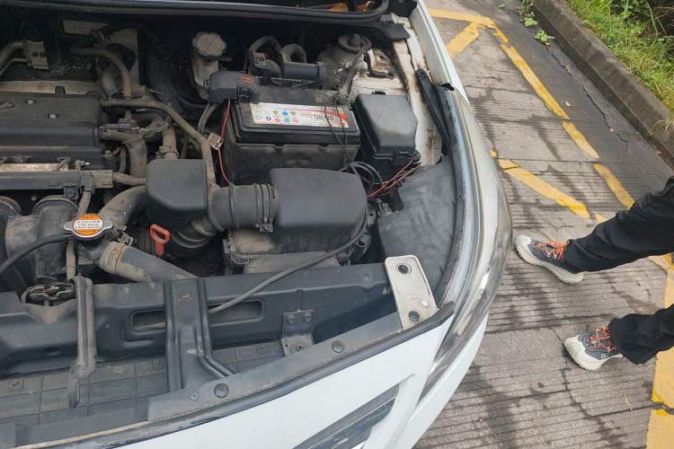 Used Hyundai Verna (older generation) 2014 1.4L Automatic Smart GLS Engine Bay Left
