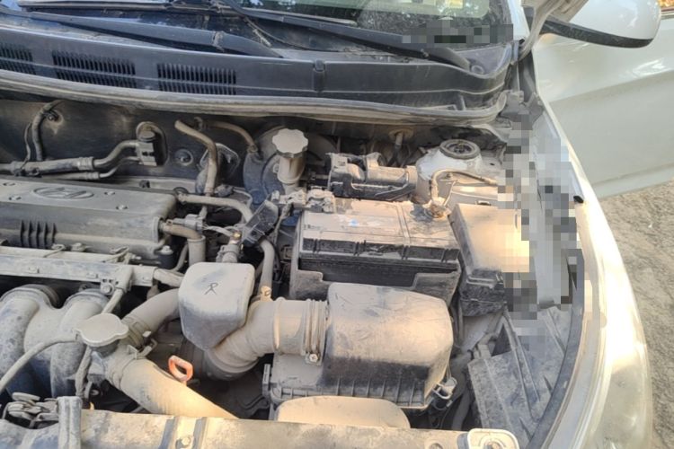 Used Hyundai Verna (older generation) 2014 1.4L Automatic Smart GLS Engine Bay Left