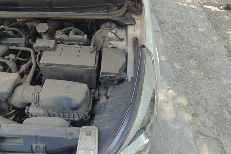 Used Hyundai Verna (older generation) 2014 1.4L Automatic Smart GLS Engine Bay Left