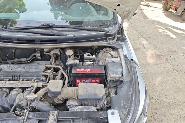 Used Hyundai Verna (older generation) 2014 1.4L Manual Fashion GS Model Engine Bay Left