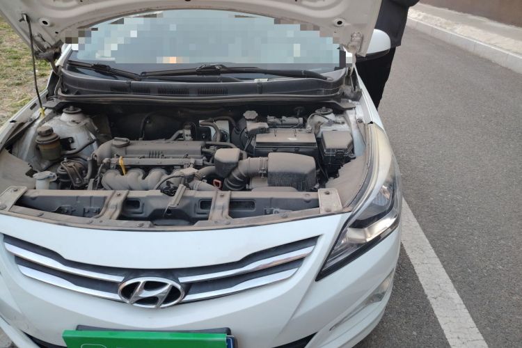 Used Hyundai Verna (older generation) 2014 1.4L Automatic Smart GLS Engine Bay Left