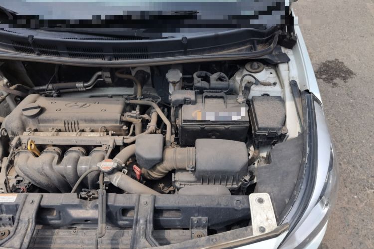 Used Hyundai Verna (older generation) 2014 1.4L Automatic Smart GLS Engine Bay Left