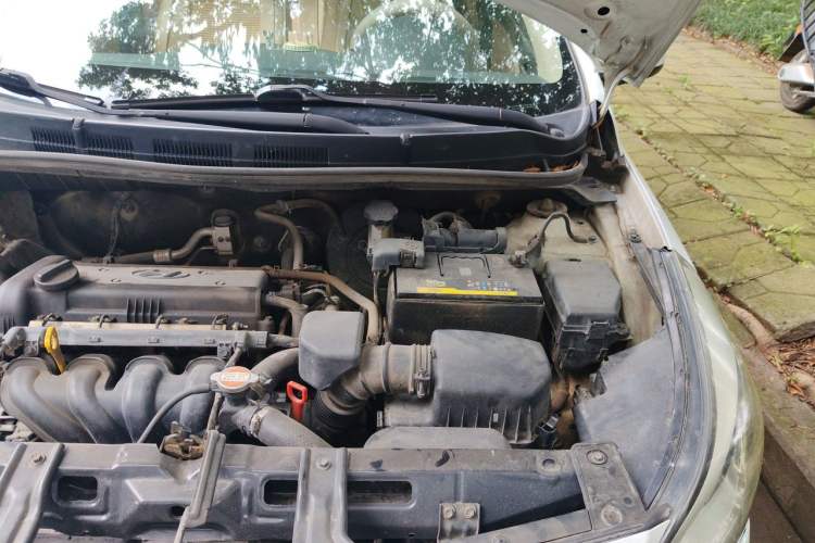Used Hyundai Verna (older generation) 2014 1.4L Automatic Smart GLS Engine Bay Left