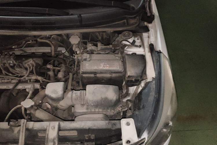 Used Hyundai Verna (older generation) 2014 1.4L Automatic Leading-Edge GLX Engine Bay Left