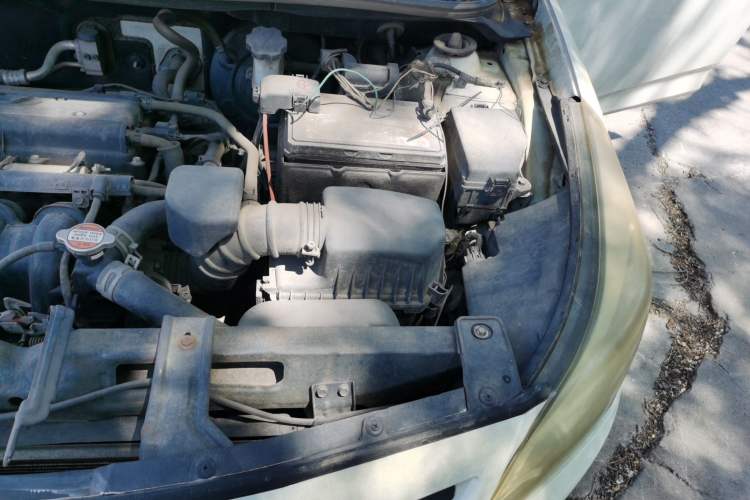 Used Hyundai Verna (older generation) 2014 1.4L Manual Fashion GS Model Engine Bay Left