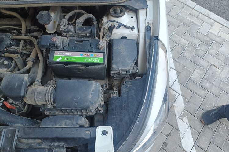 Used Hyundai Verna (older generation) 2014 1.4L Automatic Smart GLS Engine Bay Left