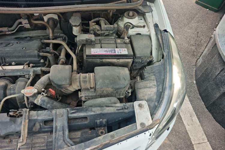 Used Hyundai Verna (older generation) 2014 1.4L Automatic Smart GLS Engine Bay Left