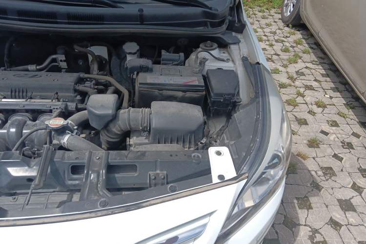 Used Hyundai Verna (older generation) 2014 1.4L Manual Top-Tier Model TOP Engine Bay Left