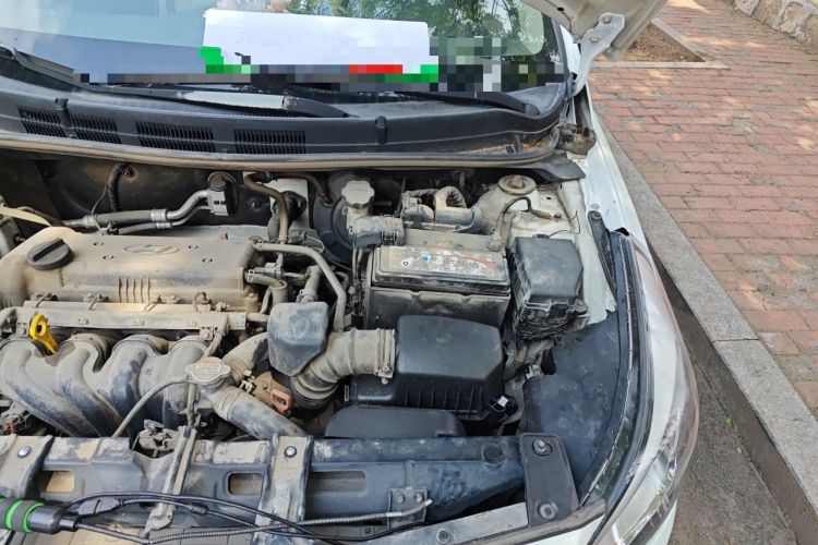 Used Hyundai Verna (older generation) 2014 1.4L Automatic Smart GLS Engine Bay Left