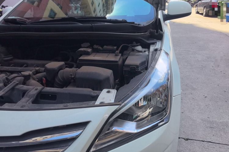Used Hyundai Verna (older generation) 2014 1.4L Automatic Smart GLS Engine Bay Left