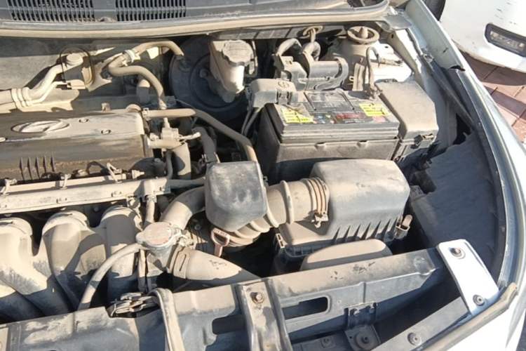 Used Hyundai Verna (older generation) 2014 1.4L Automatic Smart GLS Engine Bay Left