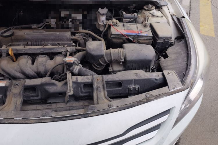 Used Hyundai Verna (older generation) 2014 1.4L Manual Smart GLS Trim Engine Bay Left