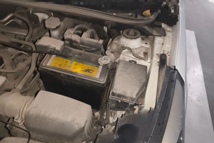 Used Hyundai Verna (older generation) 2014 1.4L Automatic Smart GLS Engine Bay Left