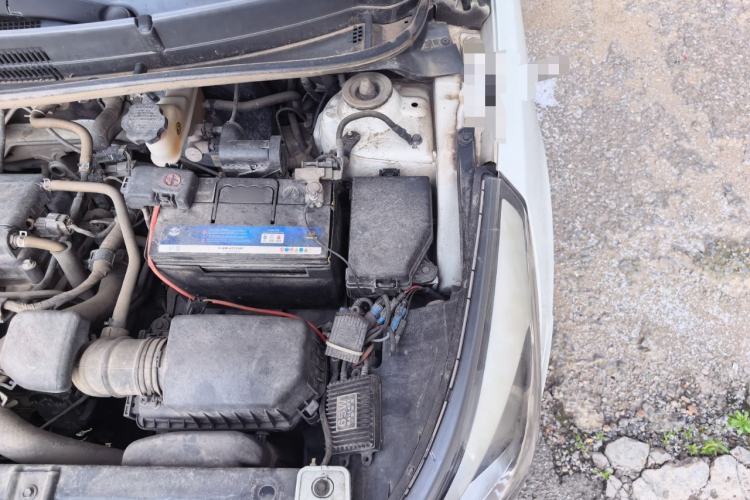 Used Hyundai Verna (older generation) 2014 1.4L Manual Smart GLS Trim Engine Bay Left