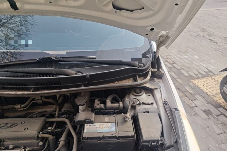 Used Hyundai Verna (older generation) 2014 1.4L Automatic Smart GLS Engine Bay Left