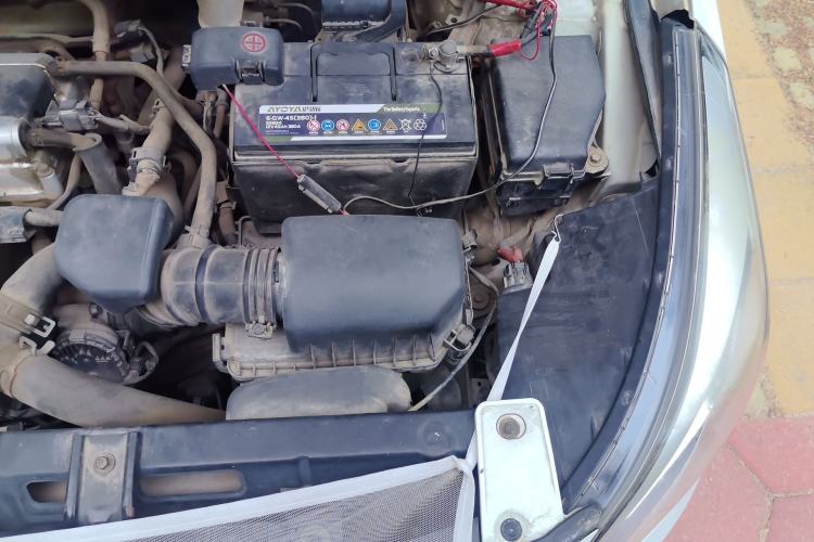 Used Hyundai Verna (older generation) 2014 1.4L Manual Smart GLS Trim Engine Bay Left