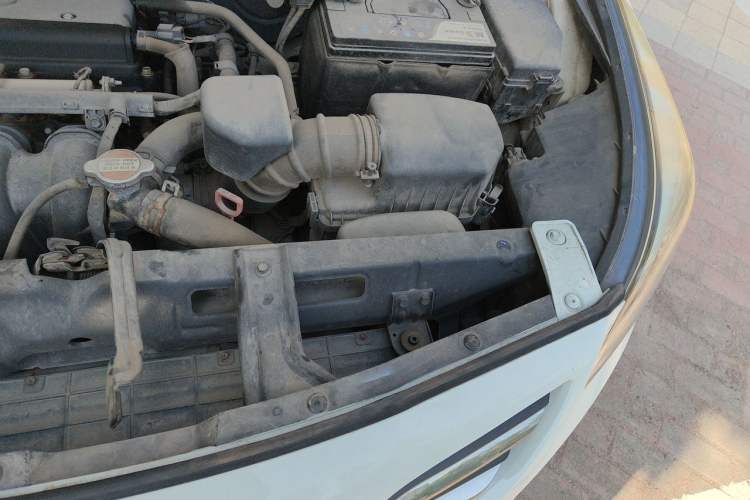 Used Hyundai Verna (older generation) 2014 1.4L Automatic Smart GLS Engine Bay Left