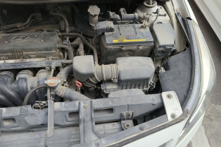 Used Hyundai Verna (older generation) 2014 1.4L Automatic Smart GLS Engine Bay Left