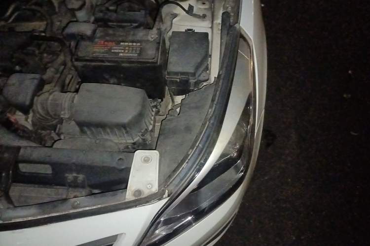 Used Hyundai Verna (older generation) 2014 1.4L Automatic Fashion GS Model Engine Bay Left