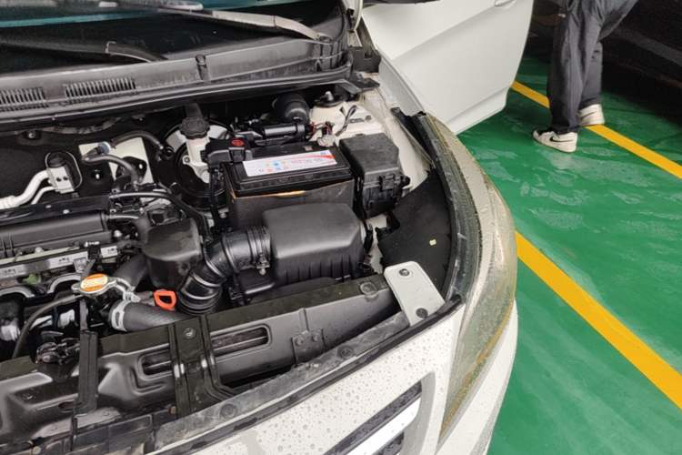 Used Hyundai Verna (older generation) 2014 1.4L Automatic Smart GLS Engine Bay Left