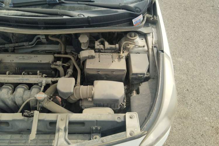 Used Hyundai Verna (older generation) 2014 1.4L Automatic Smart GLS Engine Bay Left