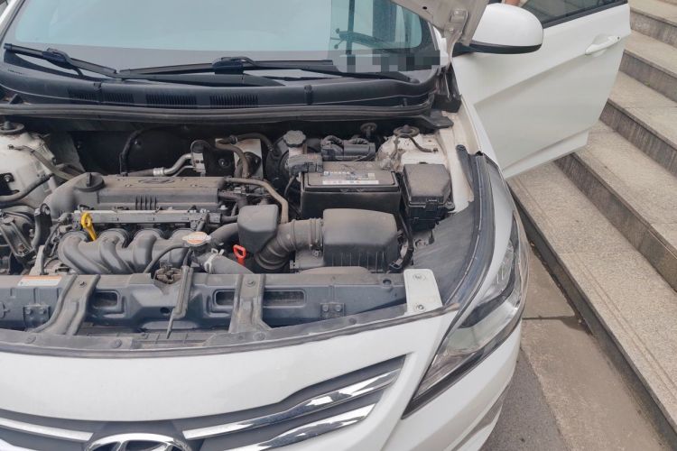 Used Hyundai Verna (older generation) 2014 1.4L Automatic Smart GLS Engine Bay Left