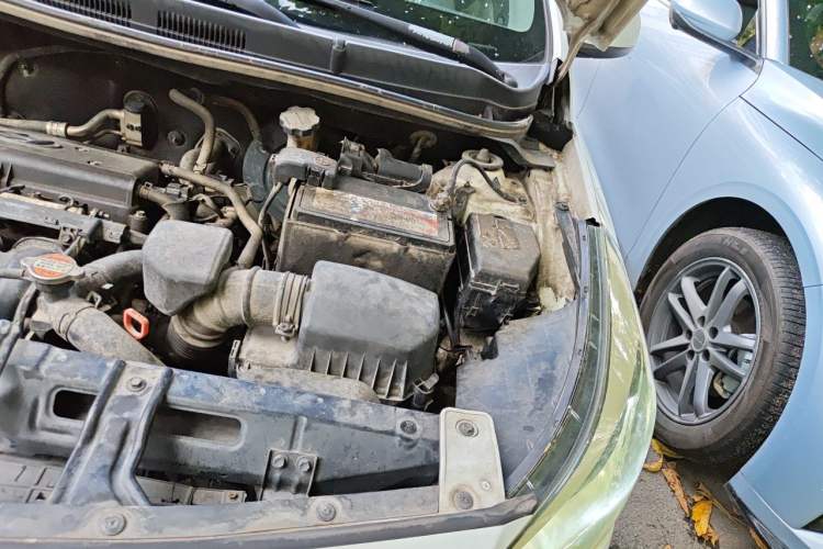 Used Hyundai Verna (older generation) 2014 1.4L Automatic Smart GLS Engine Bay Left