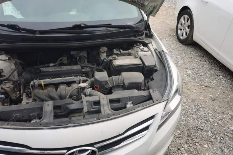 Used Hyundai Verna (older generation) 2014 1.4L Automatic Smart GLS Engine Bay Left